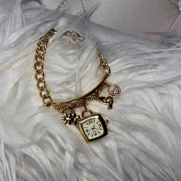 NEW Goldtone Love Inscribed Rhinestone Dangle Charm Fashion Watch O/S - Picture 10 of 12